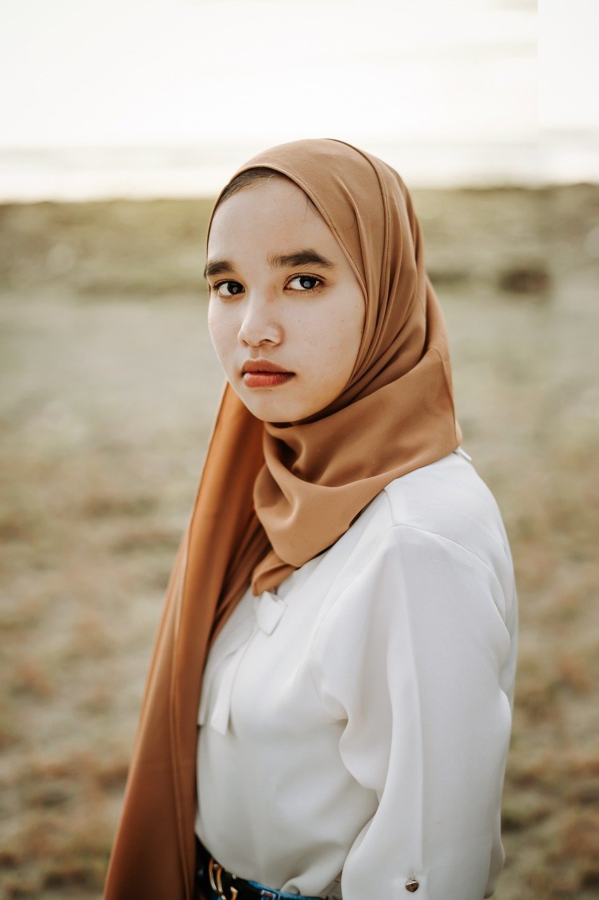 model, woman, hijab-5630849.jpg